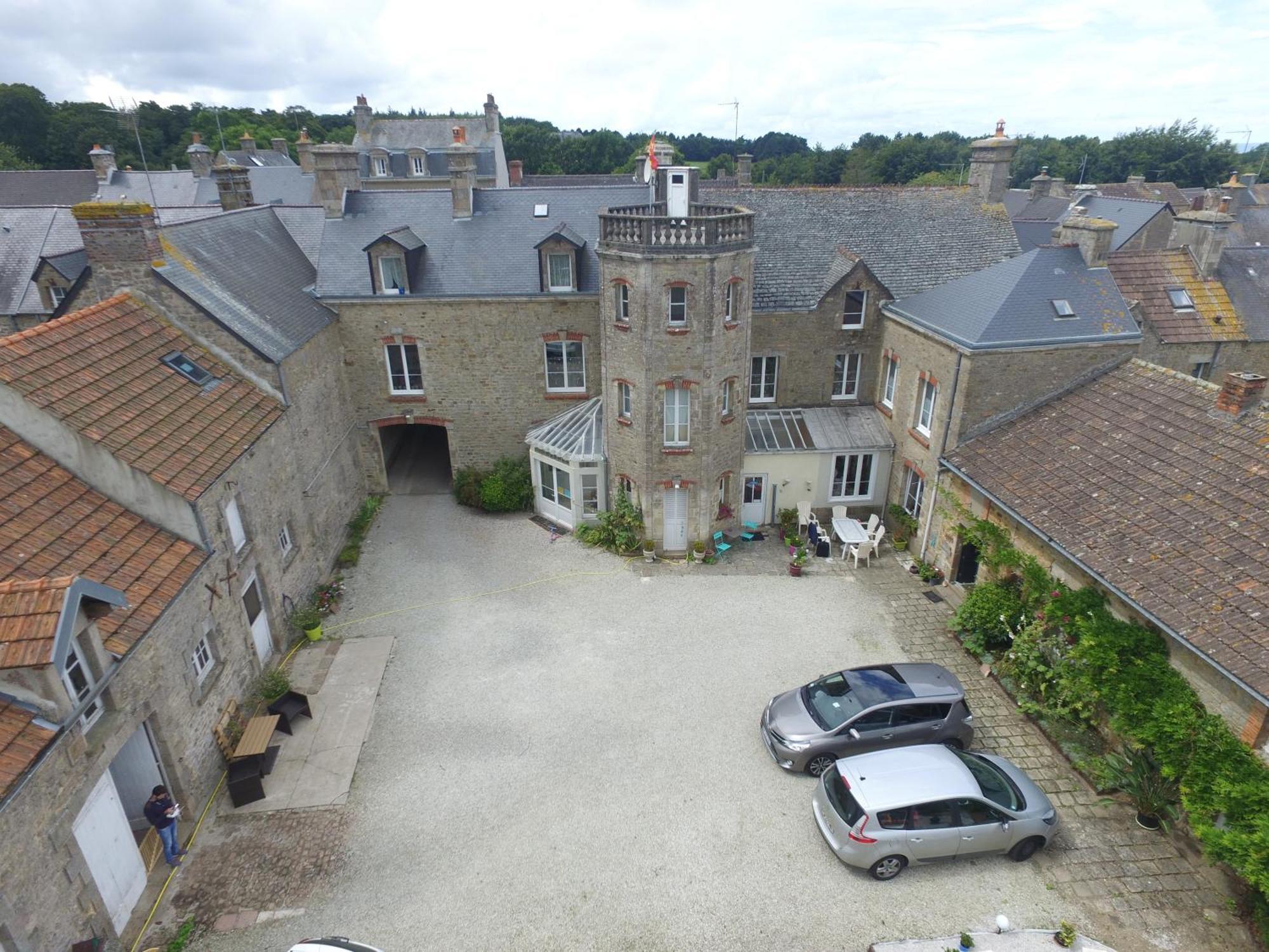 Chez Mario Apartment Saint-Pierre-Eglise ภายนอก รูปภาพ
